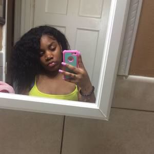 Meet your Posher, Khia